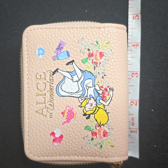 Alice in Wonderland Pink Wallet - Picture 5 of 6